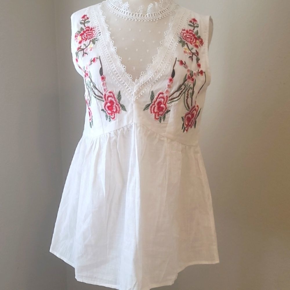 NWOT. Elegant embroidered lace tank.